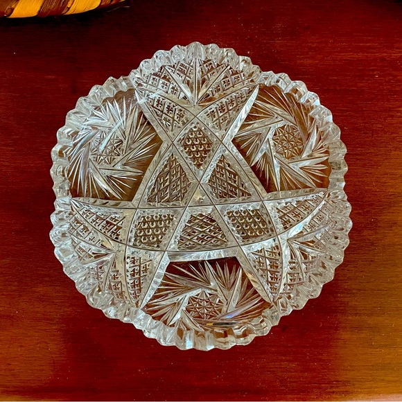 Vintage crystal pinwheel candy bowl - Picture 2 of 5